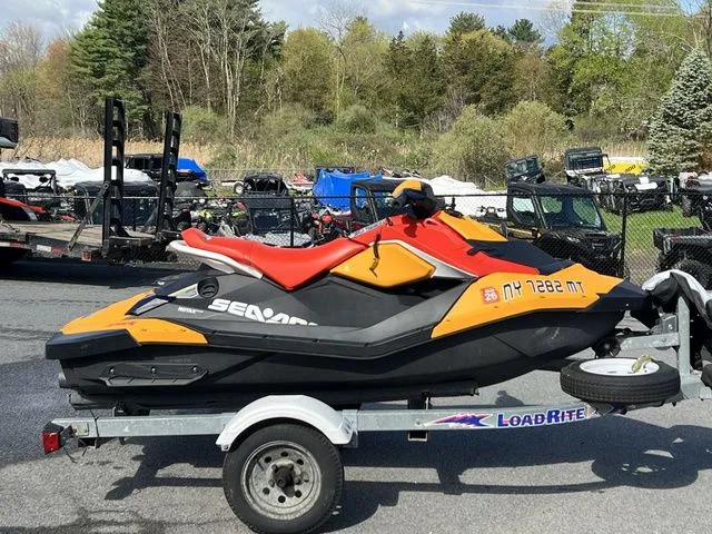 The Image of Sea-Doo Spark 2-Up Rotax 900 ACE- 90 CONV With IBR 2022 - 1