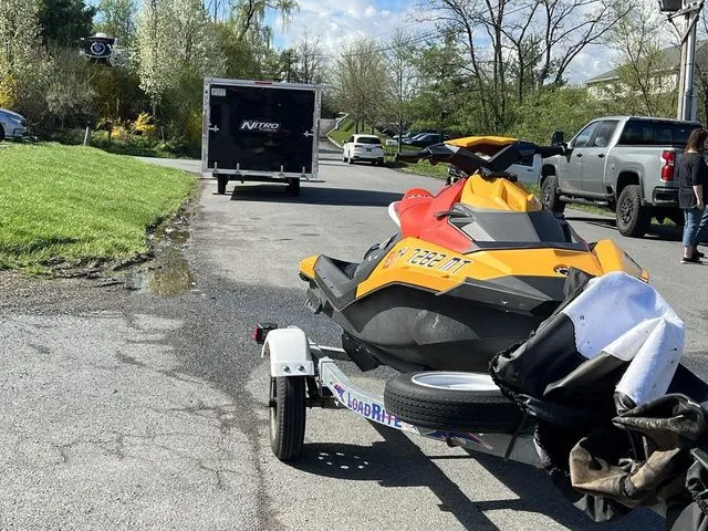 Slide: The Image of Sea-Doo Spark 2-Up Rotax 900 ACE- 90 CONV With IBR 2022 - 4