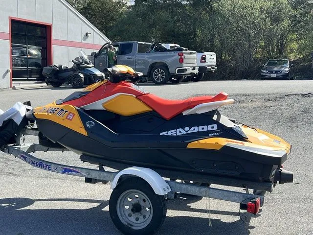 Slide: The Image of Sea-Doo Spark 2-Up Rotax 900 ACE- 90 CONV With IBR 2022 - 8
