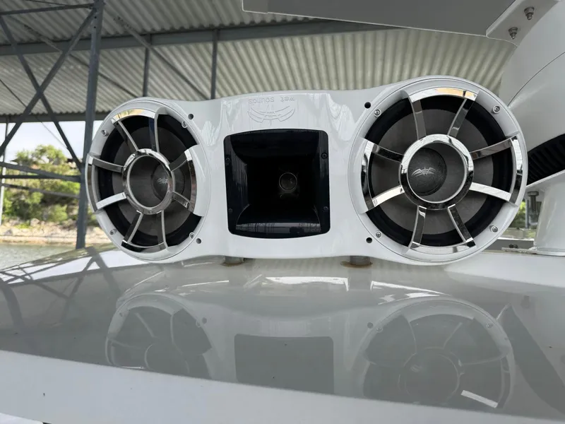 Slide: The Image of Cruisers Yachts 390 Express Cruiser 2021 - 13