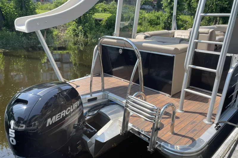 Slide: The Image of 2017 Tahoe Pontoon Cascade Platinum Funship Cruise with Mercury engine and slide. - 3