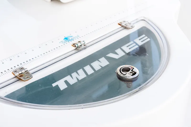 Slide: The Image of Twin Vee 260 GFX CC 2023 - 56