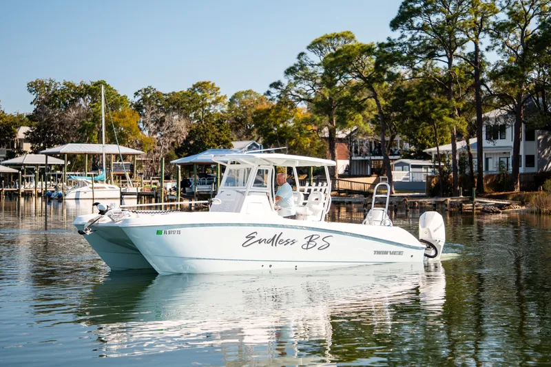 Slide: The Image of Twin Vee 260 GFX CC 2023 - 72