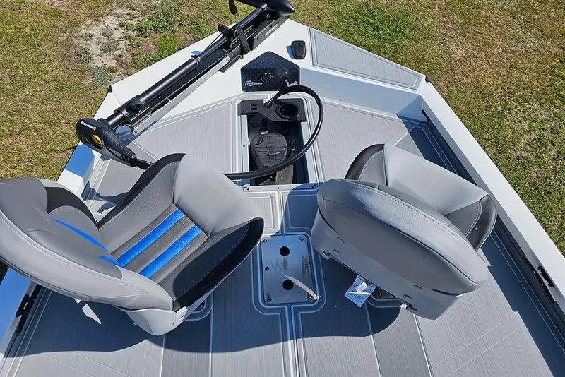 Slide: The Image of 2026 G3 Sportsman 1810 SE boat interior with dual seats and trolling motor. - 22