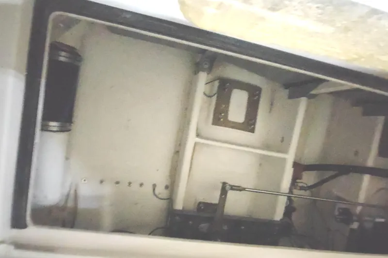 Slide: The Image of 2003 Tiara Yachts 3100 Open LE interior compartment view. - 38