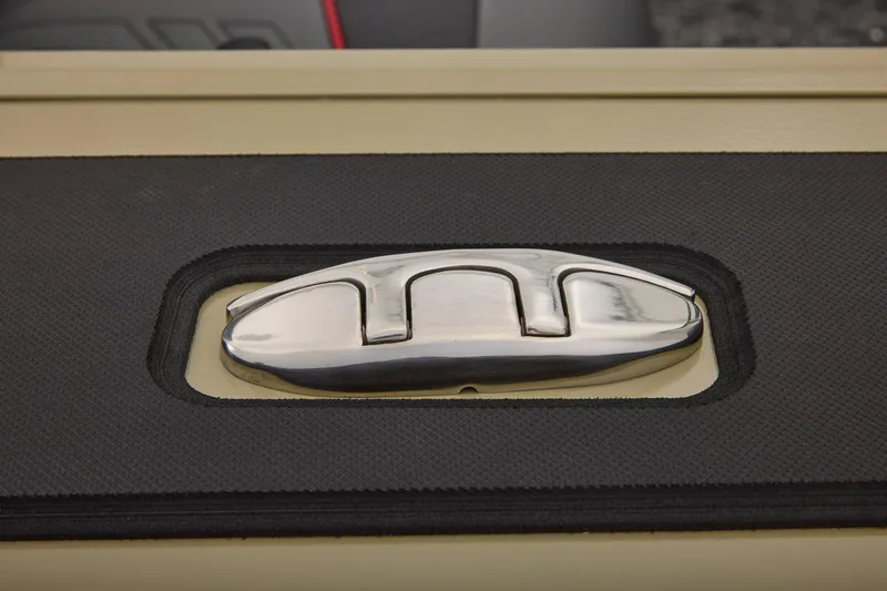 Slide: The Image of Tracker Targa V-18 Combo 2026 - 51