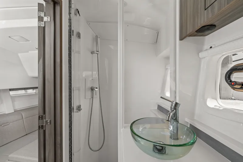 Slide: The Image of Sea Ray Sundancer 370 Outboard 2026 - 35