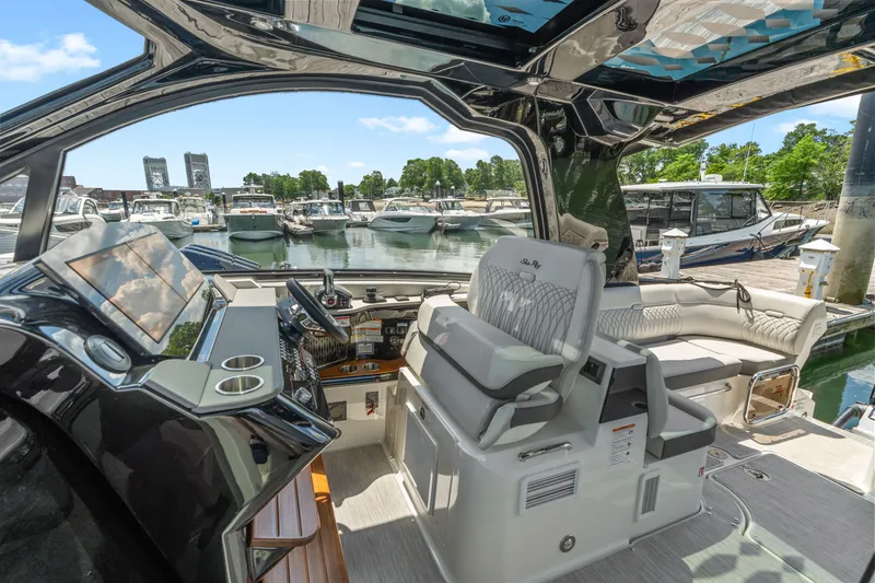Slide: The Image of Sea Ray Sundancer 370 Outboard 2026 - 18