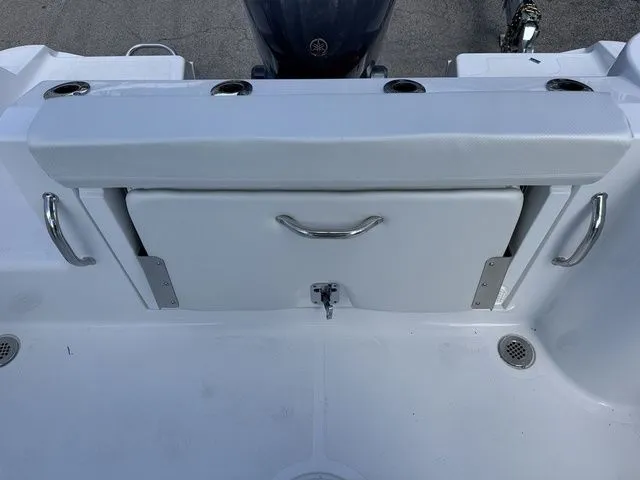 Slide: The Image of Wellcraft 223 Fisherman 2026 - 15