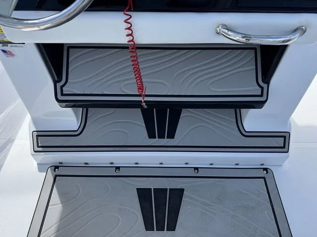 Slide: The Image of Wellcraft 223 Fisherman 2026 - 9