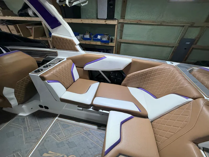 Slide: The Image of Tig 24 RZX 2022 - 10