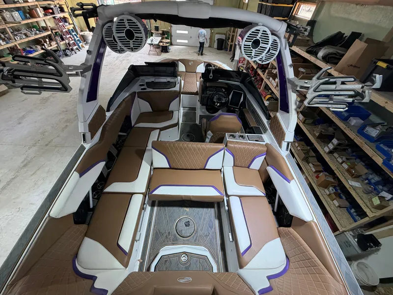 Slide: The Image of Tig 24 RZX 2022 - 13