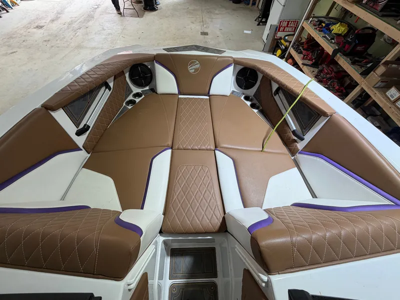 Slide: The Image of Tig 24 RZX 2022 - 3