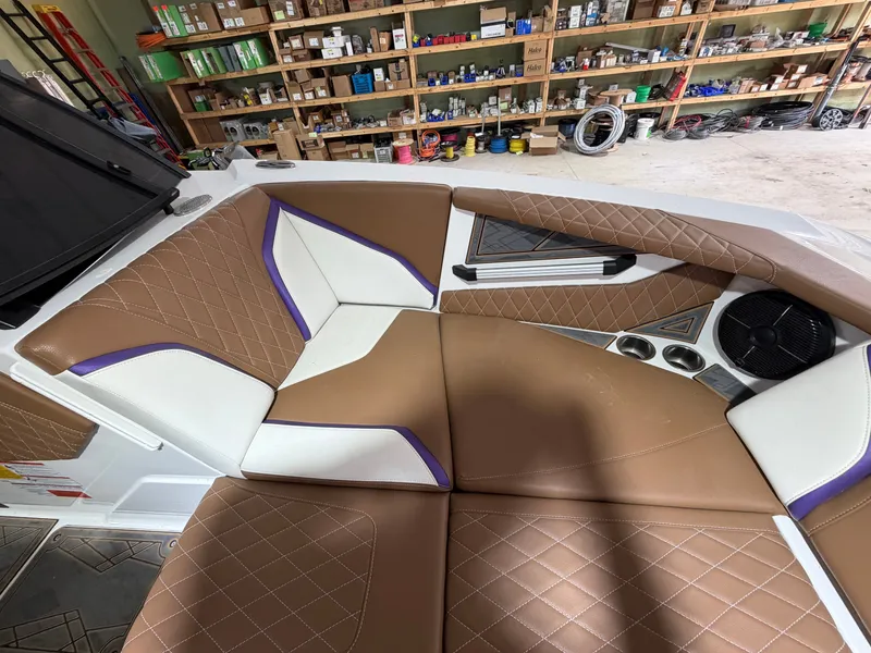 Slide: The Image of Tig 24 RZX 2022 - 4