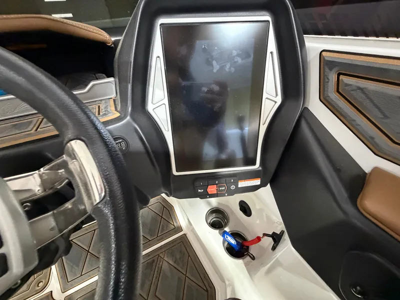 Slide: The Image of Tig 24 RZX 2022 - 8