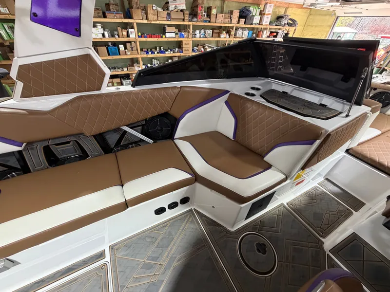 Slide: The Image of Tig 24 RZX 2022 - 9