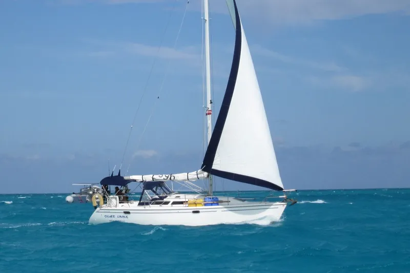 The Image of Catalina 320 2000 - 0