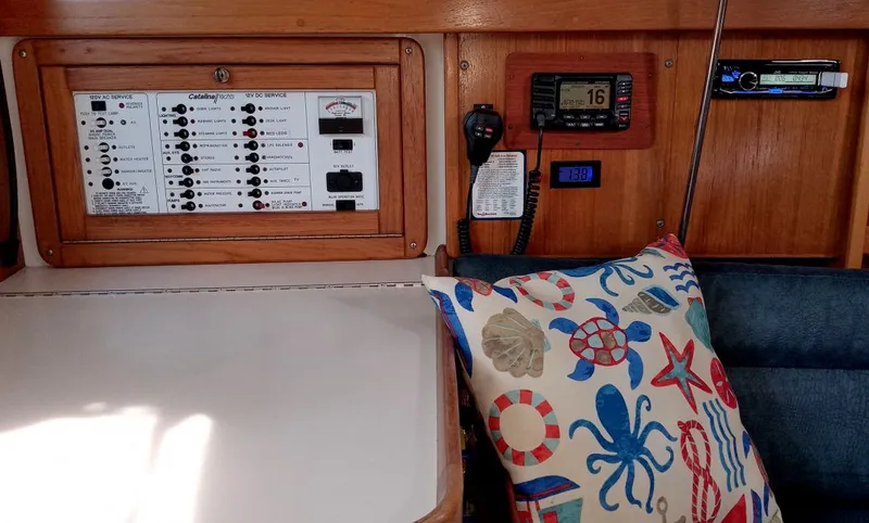 Slide: The Image of Catalina 320 2000 - 12