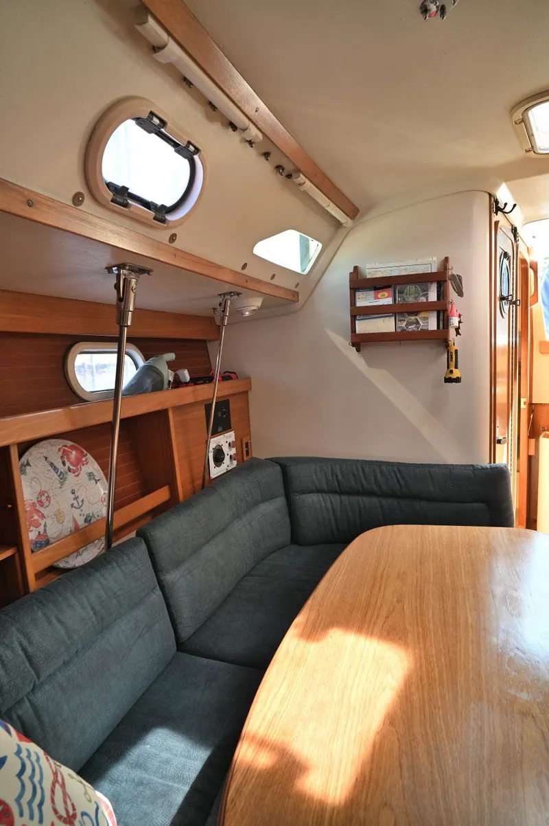 Slide: The Image of Catalina 320 2000 - 15