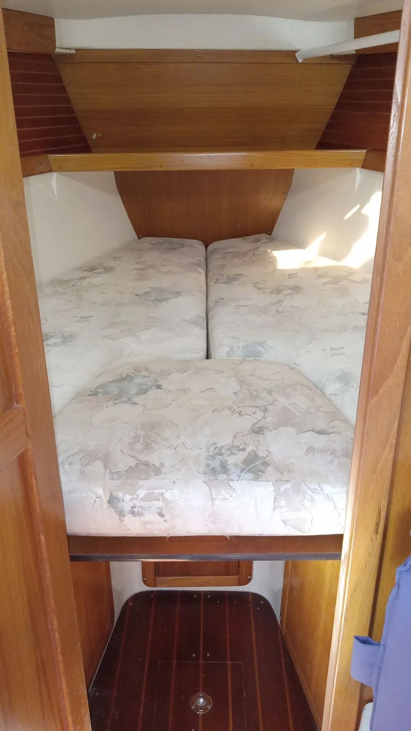 Slide: The Image of Catalina 320 2000 - 16