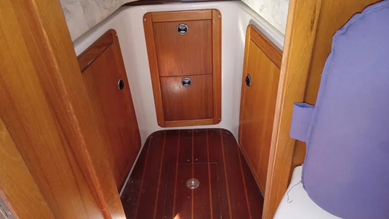 Slide: The Image of Catalina 320 2000 - 17