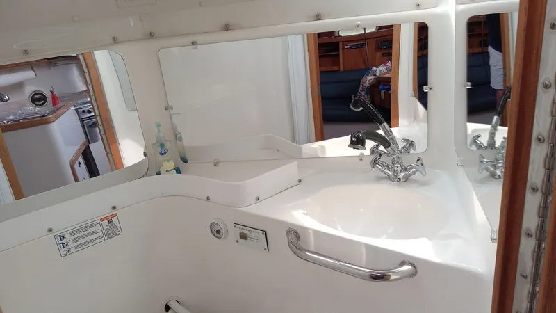 Slide: The Image of Catalina 320 2000 - 18