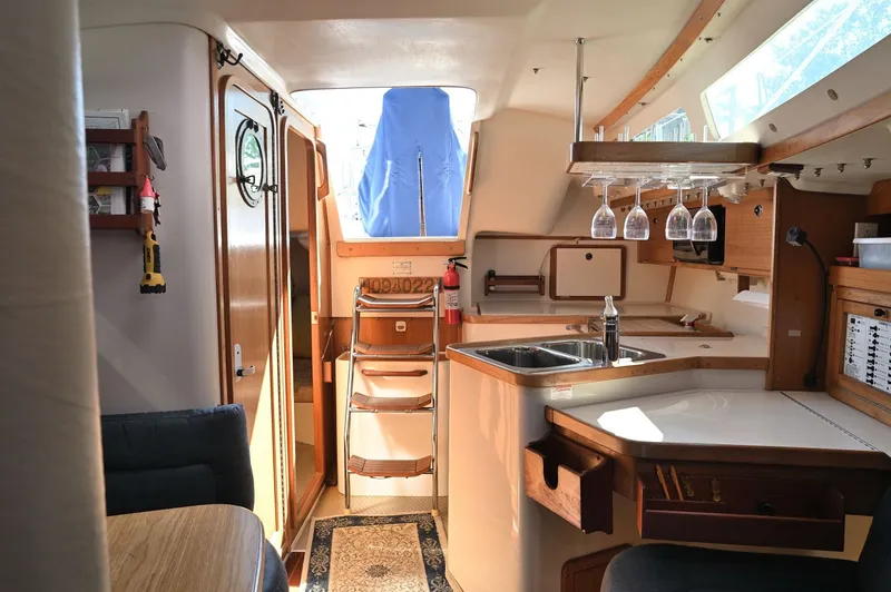 Slide: The Image of Catalina 320 2000 - 20