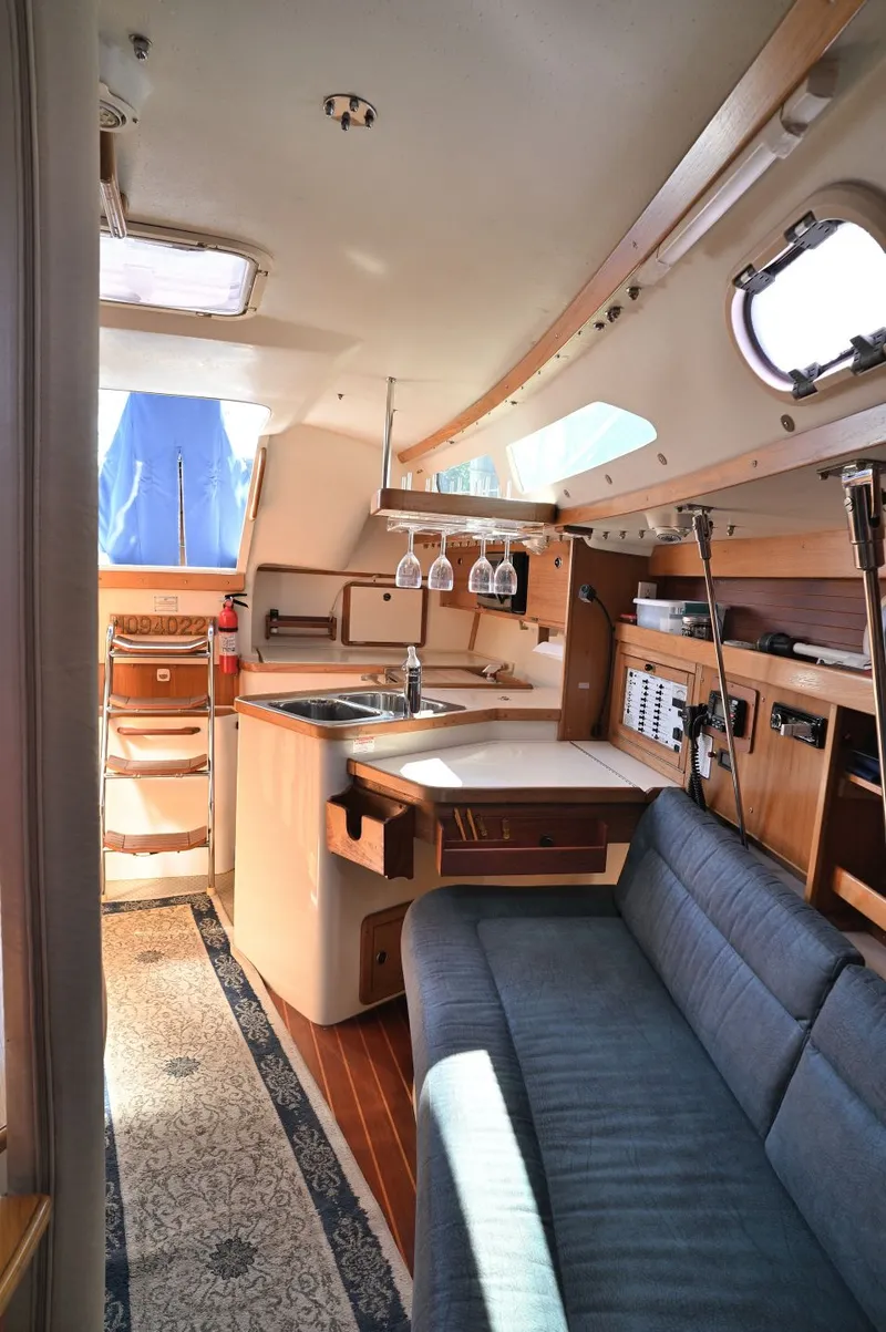 Slide: The Image of Catalina 320 2000 - 21