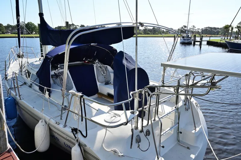 Slide: The Image of Catalina 320 2000 - 4