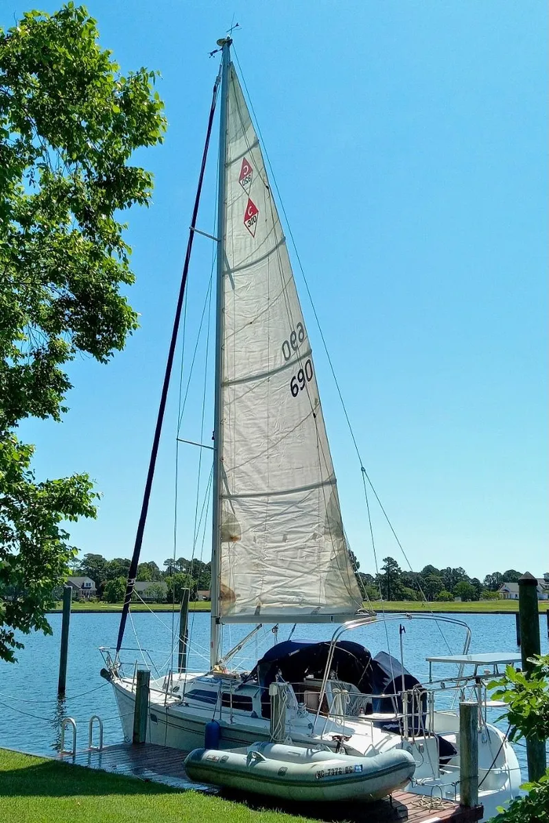 Slide: The Image of Catalina 320 2000 - 5