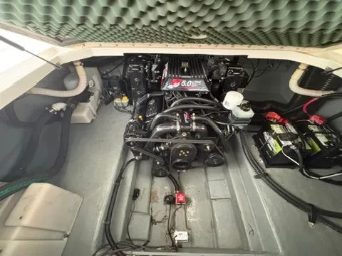 Slide: The Image of Engine compartment of a 2000 Sea Ray Sundancer 260 with 5.0L engine. - 9