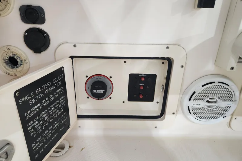 Slide: The Image of Pyle stereo system on 2007 Grady-White Tournament 225 boat dashboard. - 20