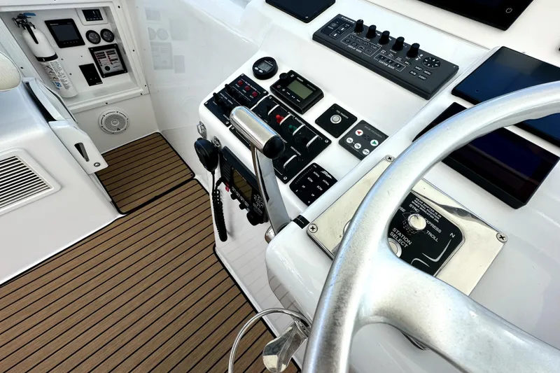 Slide: The Image of Cabo 45 Express 1997 - 14