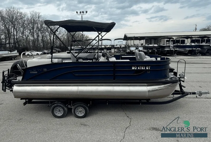 The Image of Lowe SF212 2024 - 1