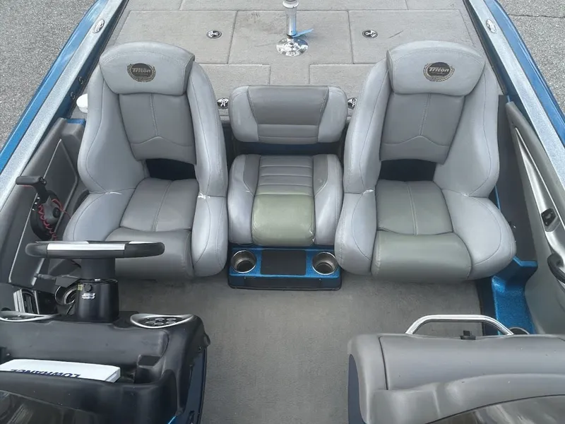 Slide: The Image of Triton 20 X2 2008 - 10