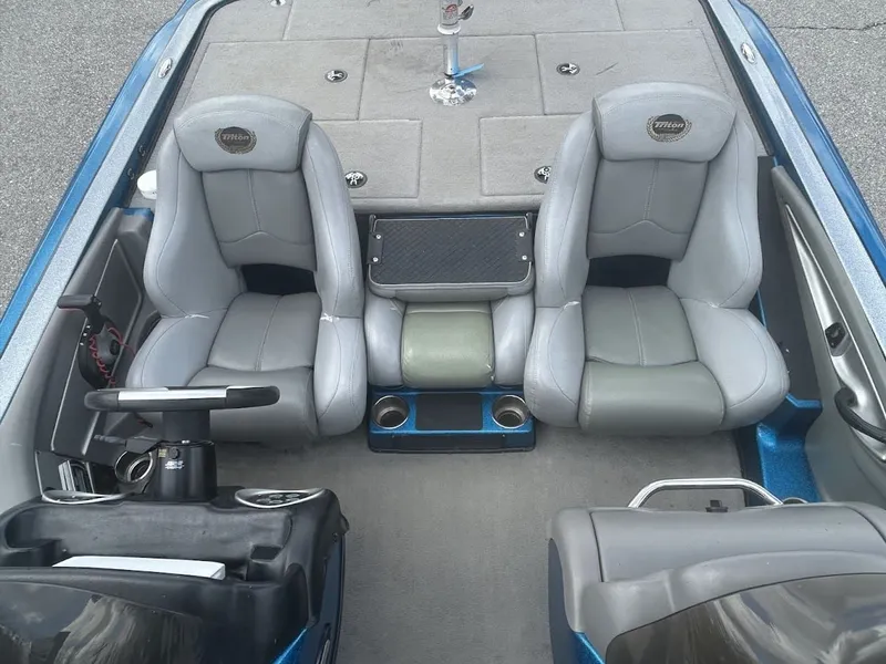 Slide: The Image of Triton 20 X2 2008 - 9