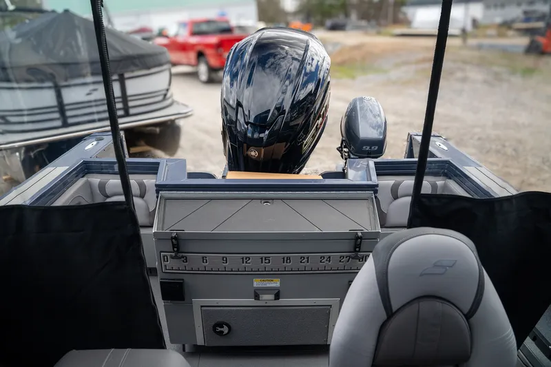 Slide: The Image of Interior view of the 2026 Starcraft Mariner 210 XPT boat. - 9