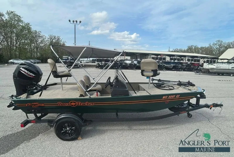 The Image of Tracker Bass Tracker Classic Limited 2025 - 1