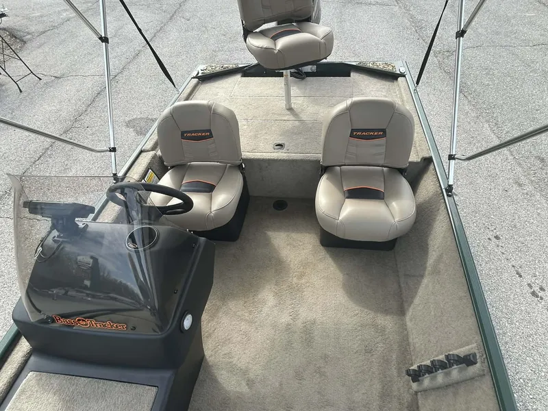 Slide: The Image of Tracker Bass Tracker Classic Limited 2025 - 7