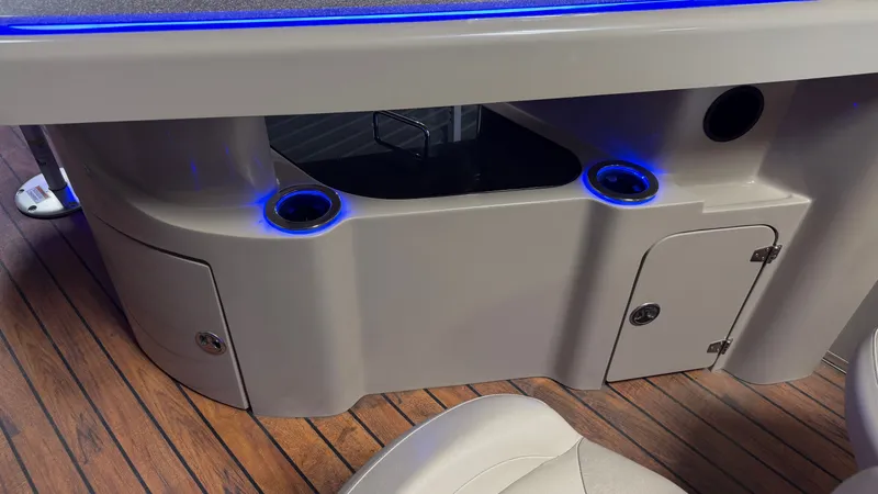 Slide: The Image of Avalon 2585 Catalina ENT 2018 - 42