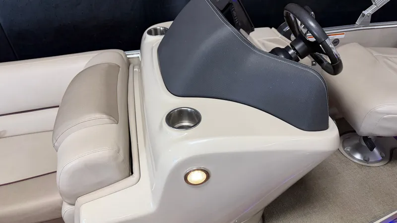 Slide: The Image of Avalon 2585 Catalina ENT 2018 - 60