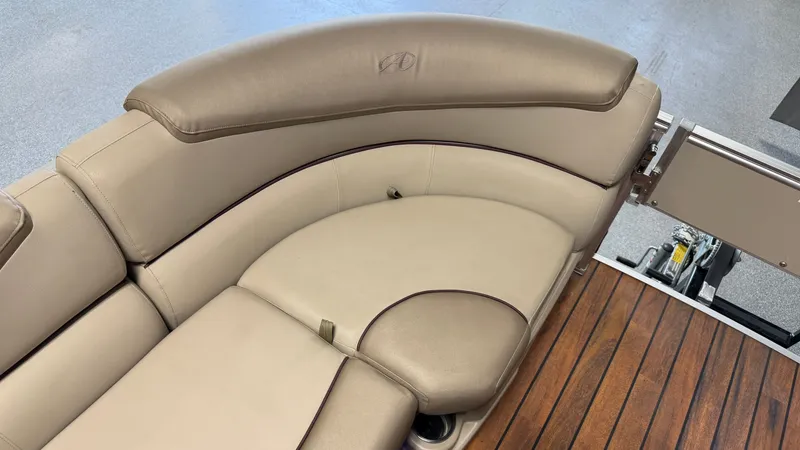 Slide: The Image of Avalon 2585 Catalina ENT 2018 - 66