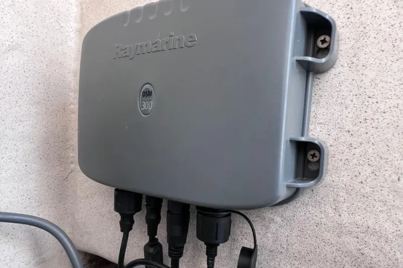 Slide: The Image of Raymarine DSM 300 device mounted on a 2005 Hydra-Sports Vector 3300 VX boat. - 58