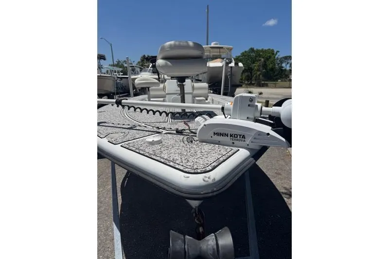 Slide: The Image of 2004 Ranger 191 Cayman boat with Minn Kota Terrova trolling motor. - 8