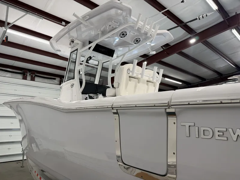 Slide: The Image of Tidewater 282 CC Adventure 2026 - 22