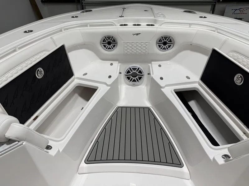 Slide: The Image of Tidewater 282 CC Adventure 2026 - 7