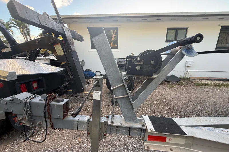 Slide: The Image of Trailer hitch and winch system for 2004 Wellcraft 32 CCF boat. - 26