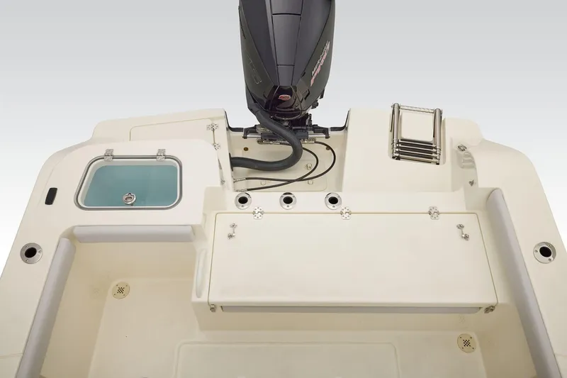 Slide: The Image of Mako 226 Center Console 2026 - 36