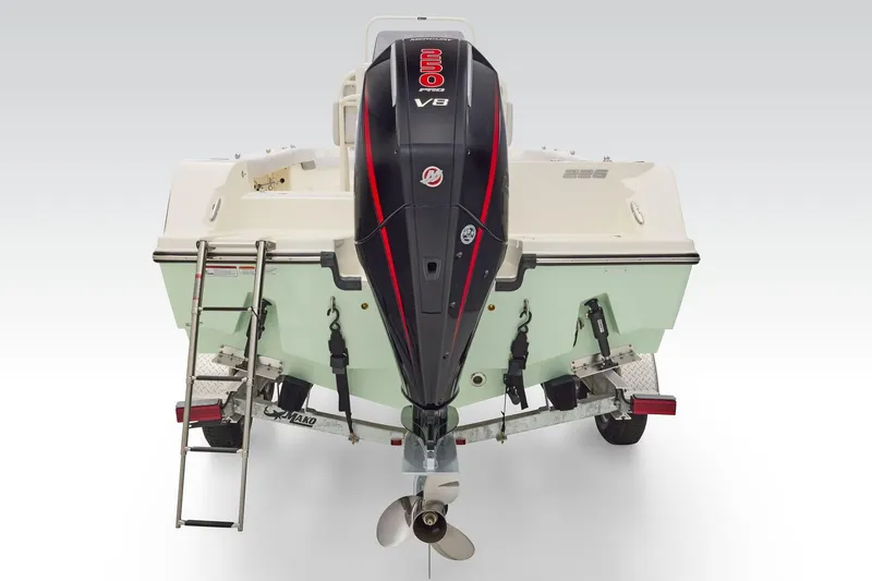 Slide: The Image of Mako 226 Center Console 2026 - 42