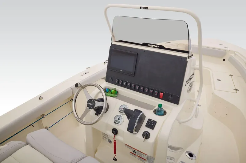 Slide: The Image of Mako 226 Center Console 2026 - 12